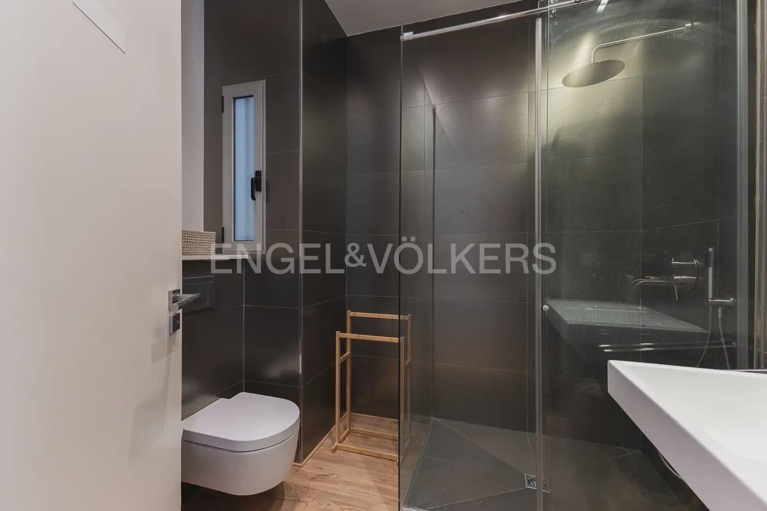 4 bedroom Flat for rent in Valencia city - € 3,200 (Ref: 9912284)