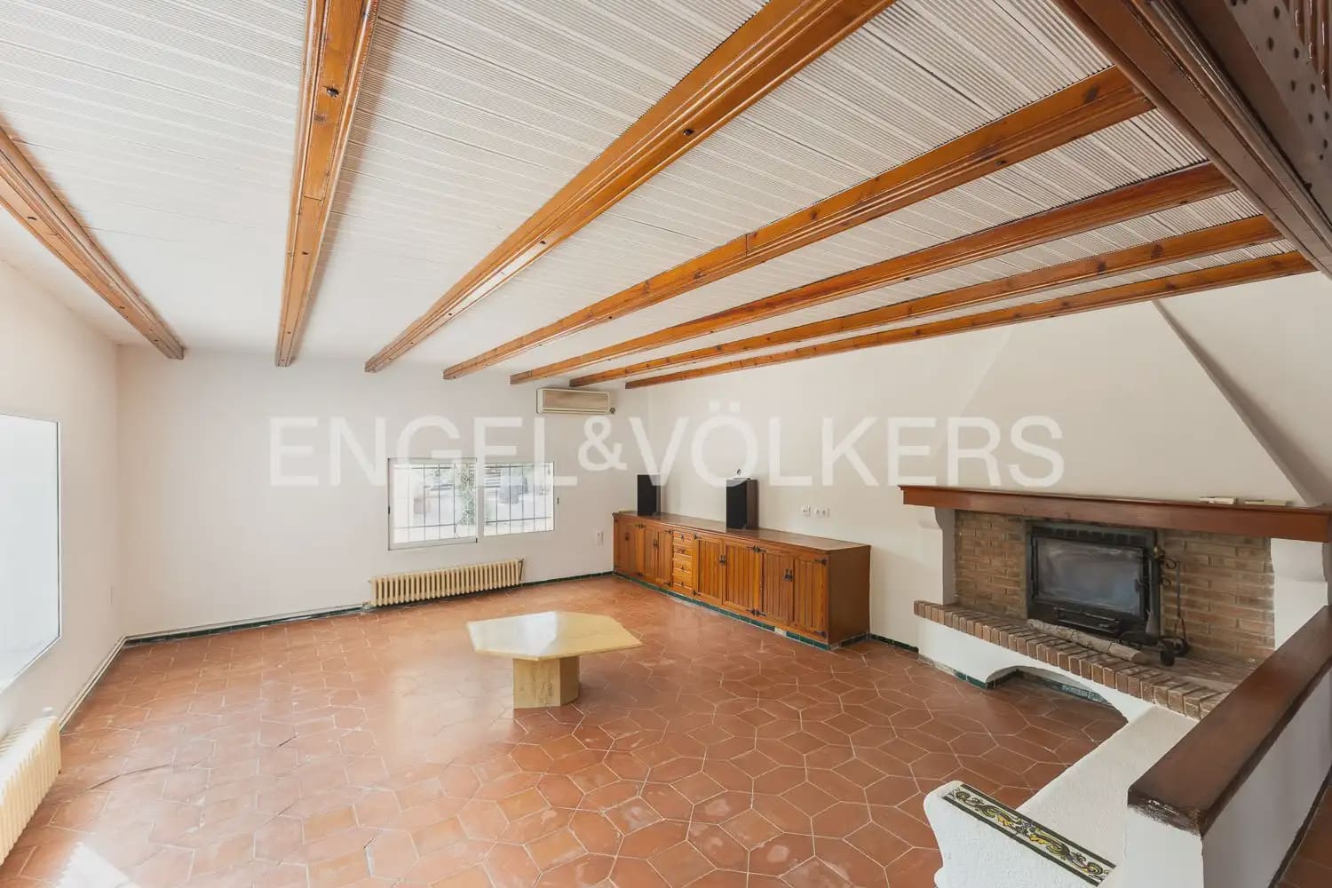 4 bedroom Villa for rent in Paterna with pool garage - € 3,895 (Ref: 9913679)