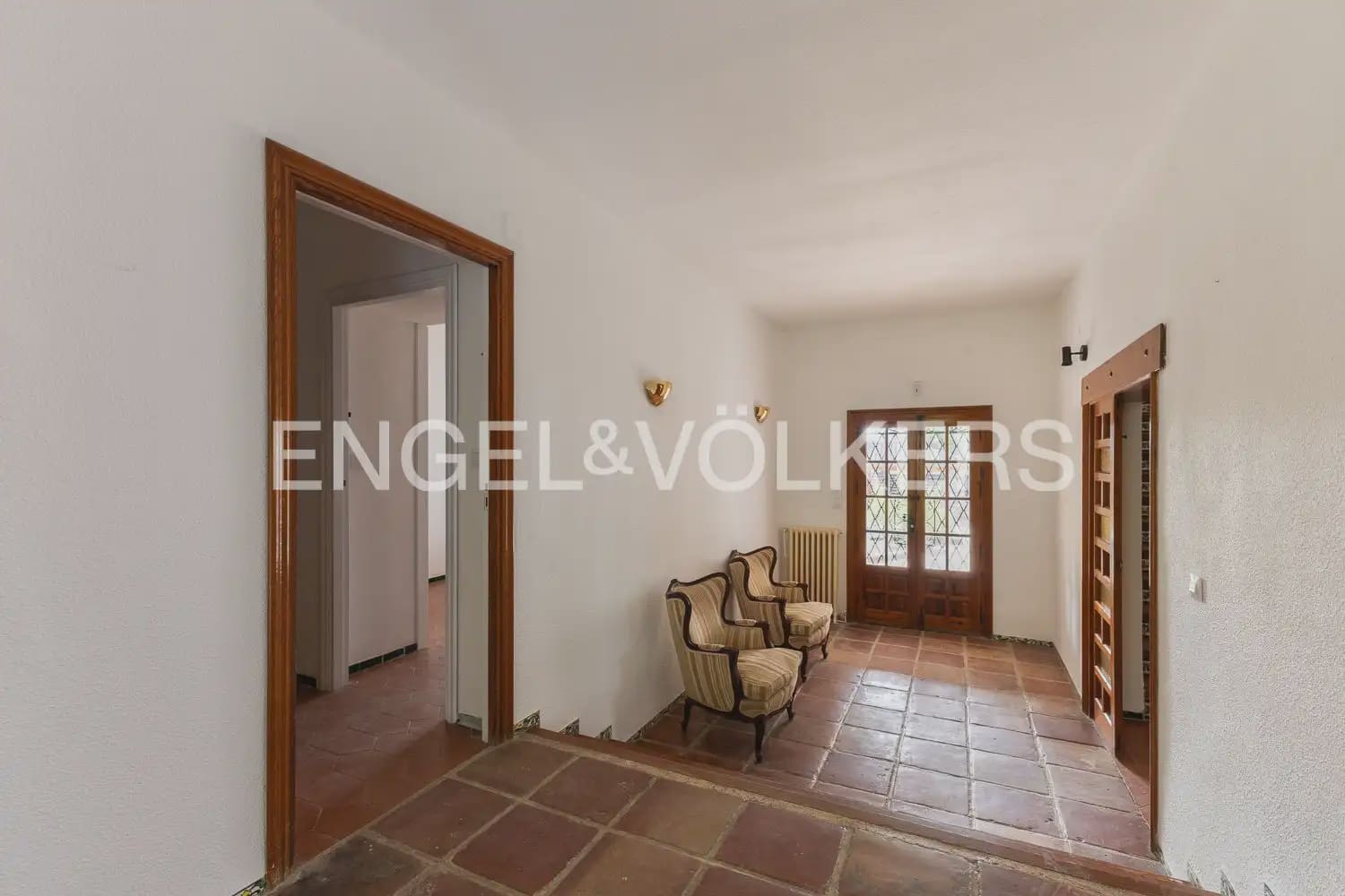 4 bedroom Villa for rent in Paterna with pool garage - € 3,895 (Ref: 9913679)