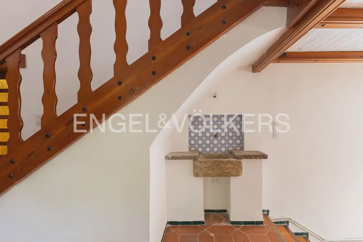 4 bedroom Villa for rent in Paterna with pool garage - € 3,895 (Ref: 9913679)