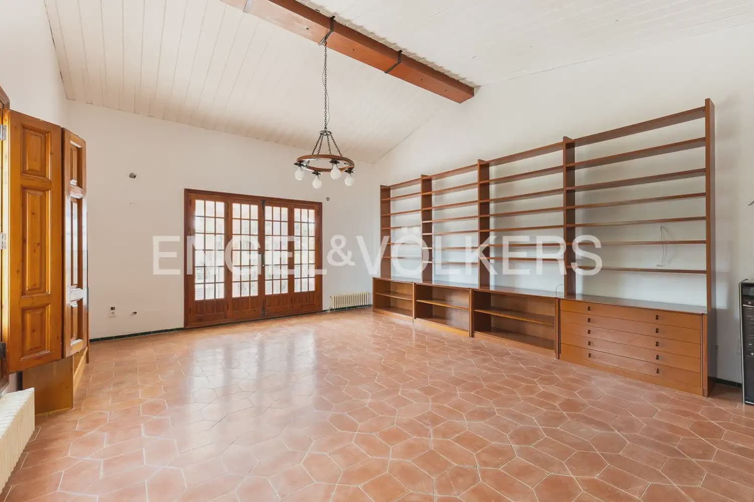 4 bedroom Villa for rent in Paterna with pool garage - € 3,895 (Ref: 9913679)