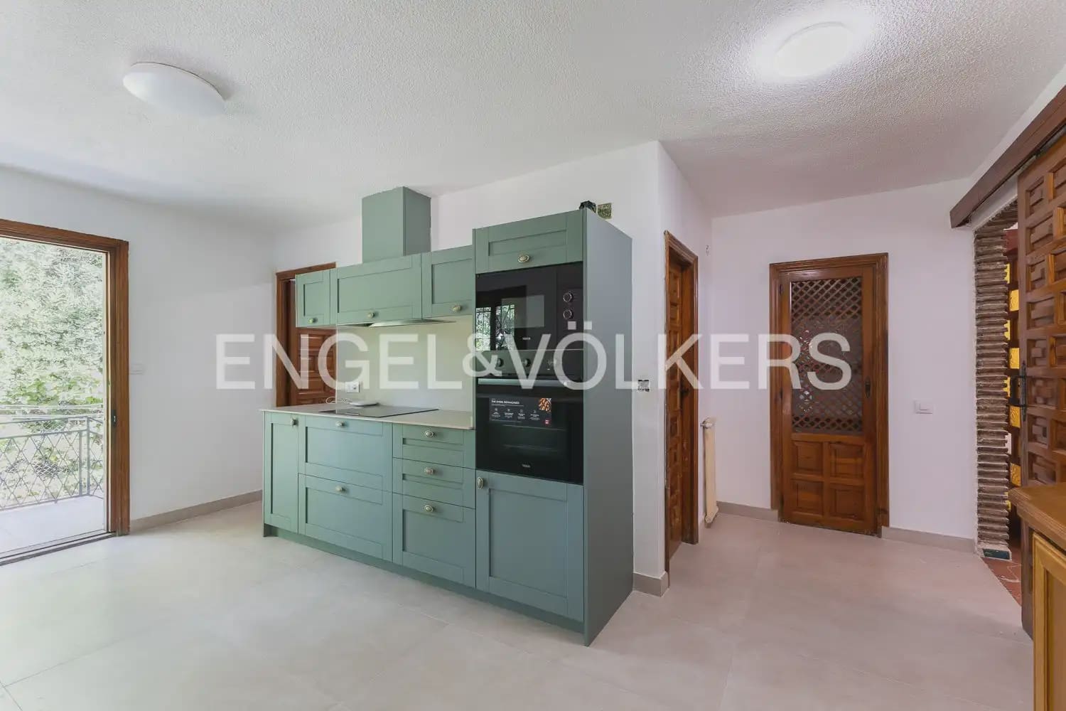 4 bedroom Villa for rent in Paterna with pool garage - € 3,895 (Ref: 9913679)