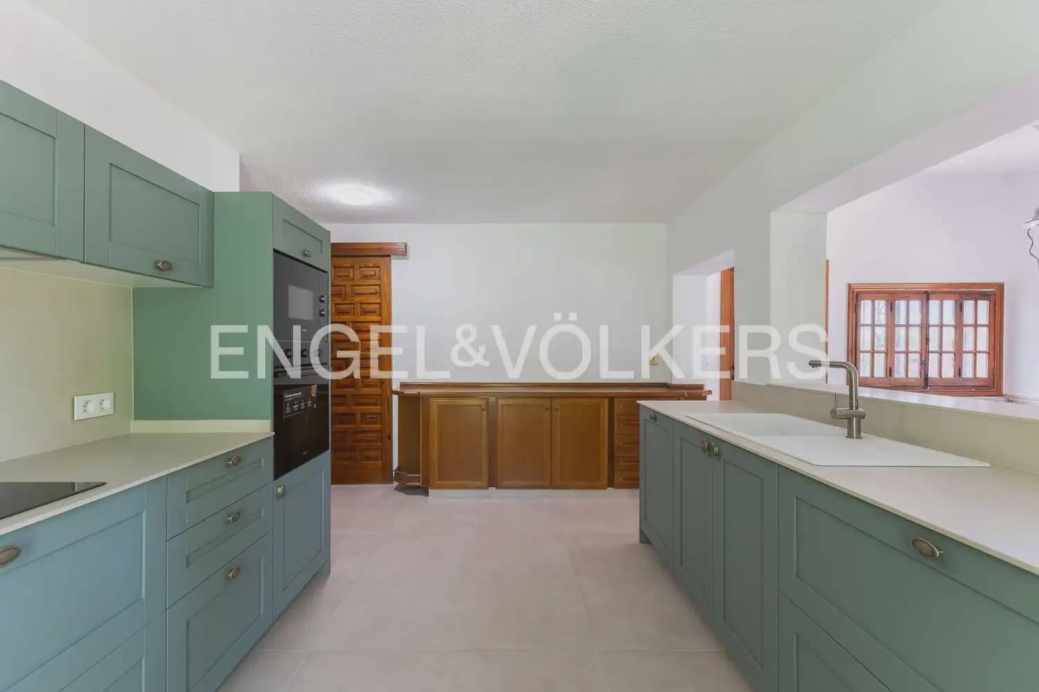 4 bedroom Villa for rent in Paterna with pool garage - € 3,895 (Ref: 9913679)