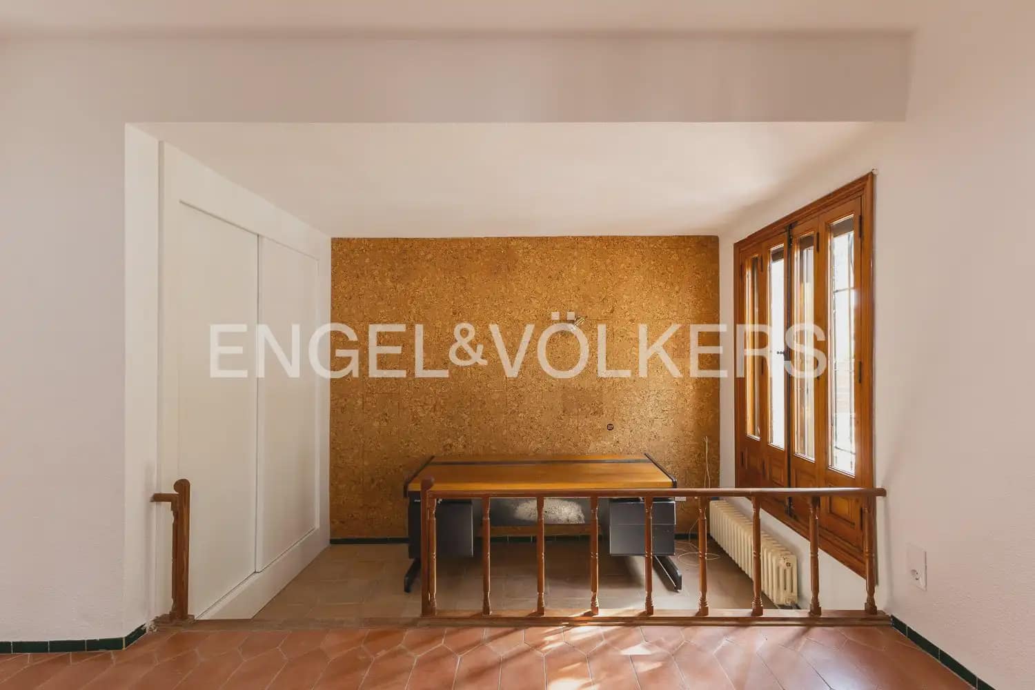 4 bedroom Villa for rent in Paterna with pool garage - € 3,895 (Ref: 9913679)