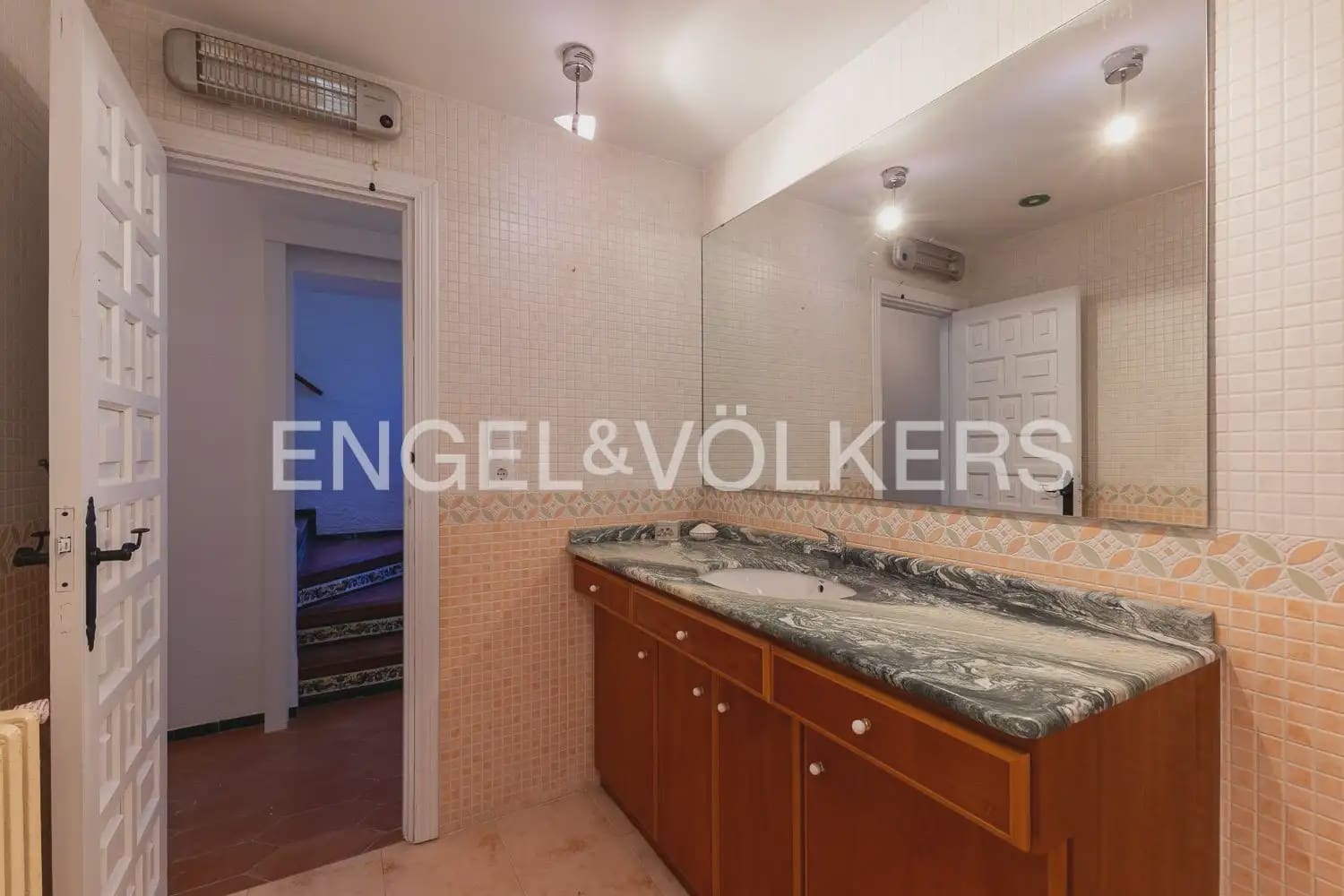 4 bedroom Villa for rent in Paterna with pool garage - € 3,895 (Ref: 9913679)