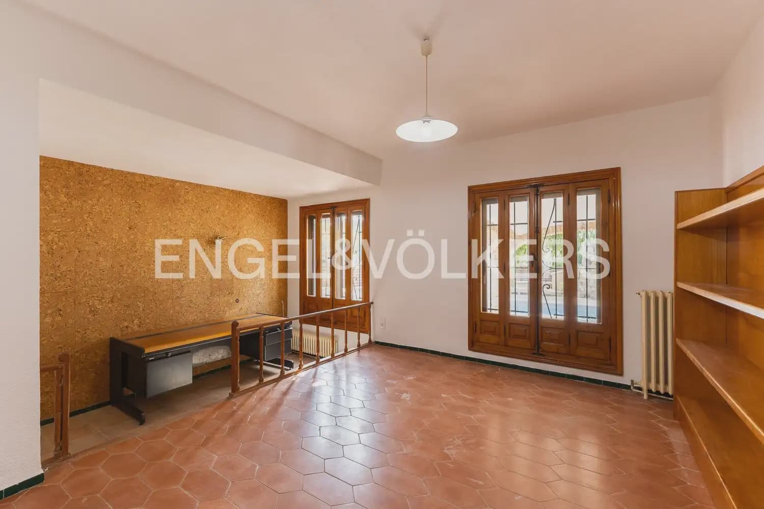 4 bedroom Villa for rent in Paterna with pool garage - € 3,895 (Ref: 9913679)