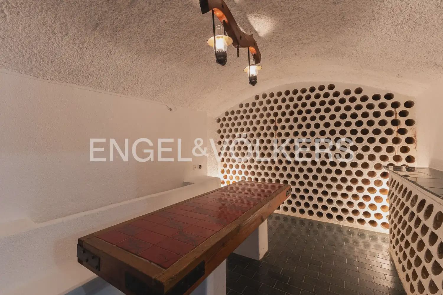 4 bedroom Villa for rent in Paterna with pool garage - € 3,895 (Ref: 9913679)