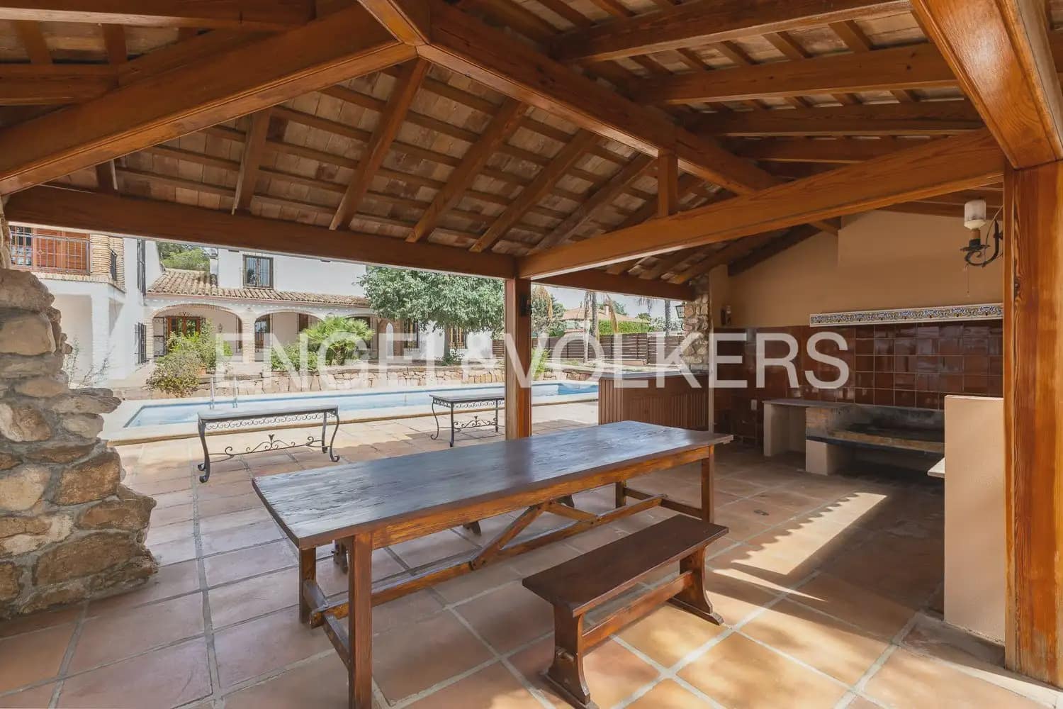 4 bedroom Villa for rent in Paterna with pool garage - € 3,895 (Ref: 9913679)