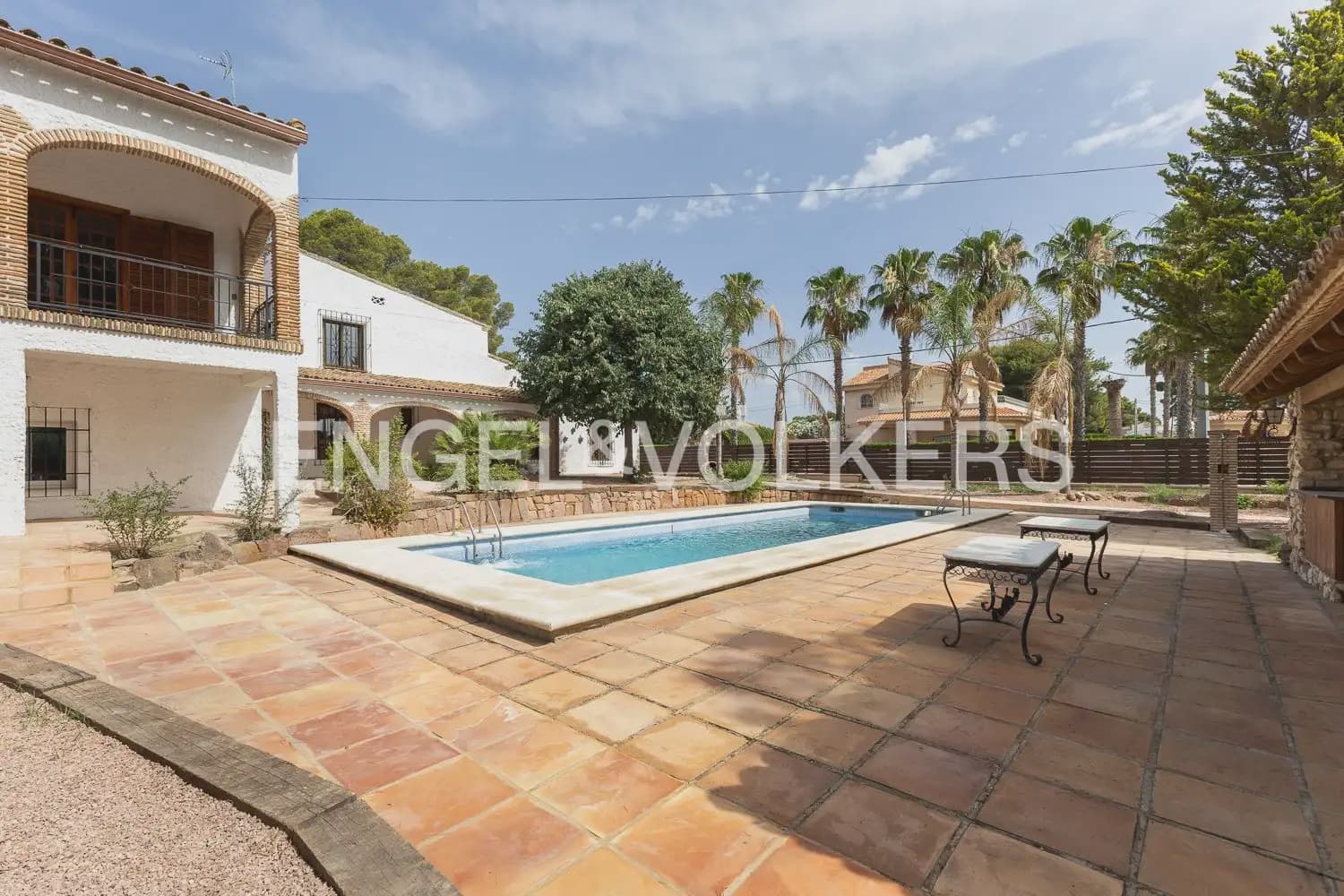 4 bedroom Villa for rent in Paterna with pool garage - € 3,895 (Ref: 9913679)