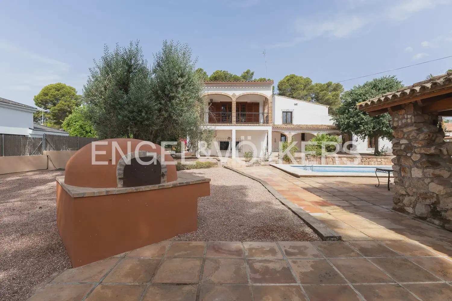 4 bedroom Villa for rent in Paterna with pool garage - € 3,895 (Ref: 9913679)
