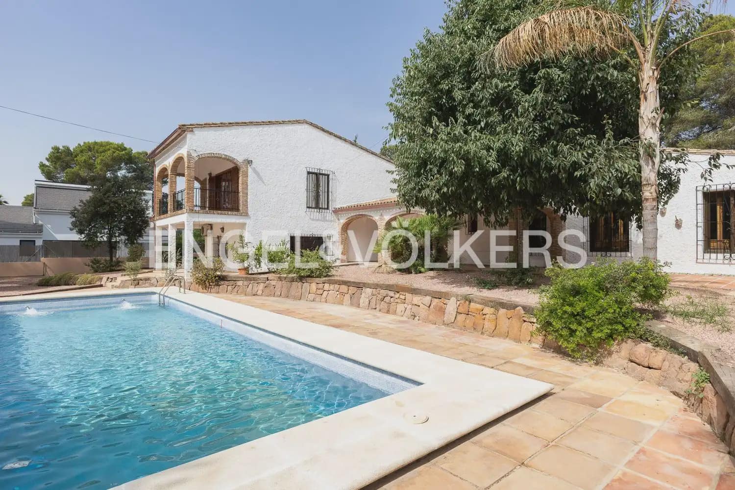 4 bedroom Villa for rent in Paterna with pool garage - € 3,895 (Ref: 9913679)