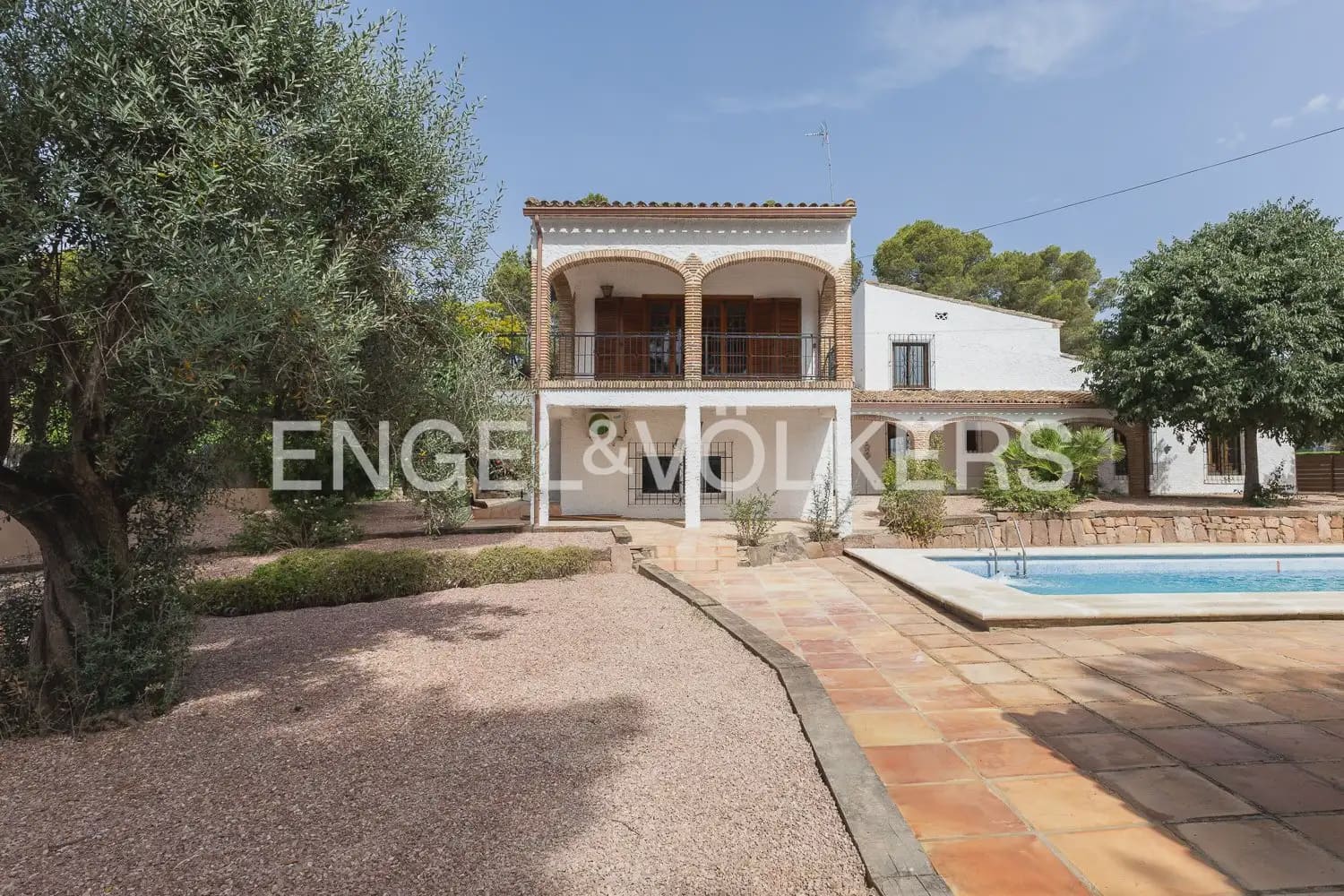 4 bedroom Villa for rent in Paterna with pool garage - € 3,895 (Ref: 9913679)