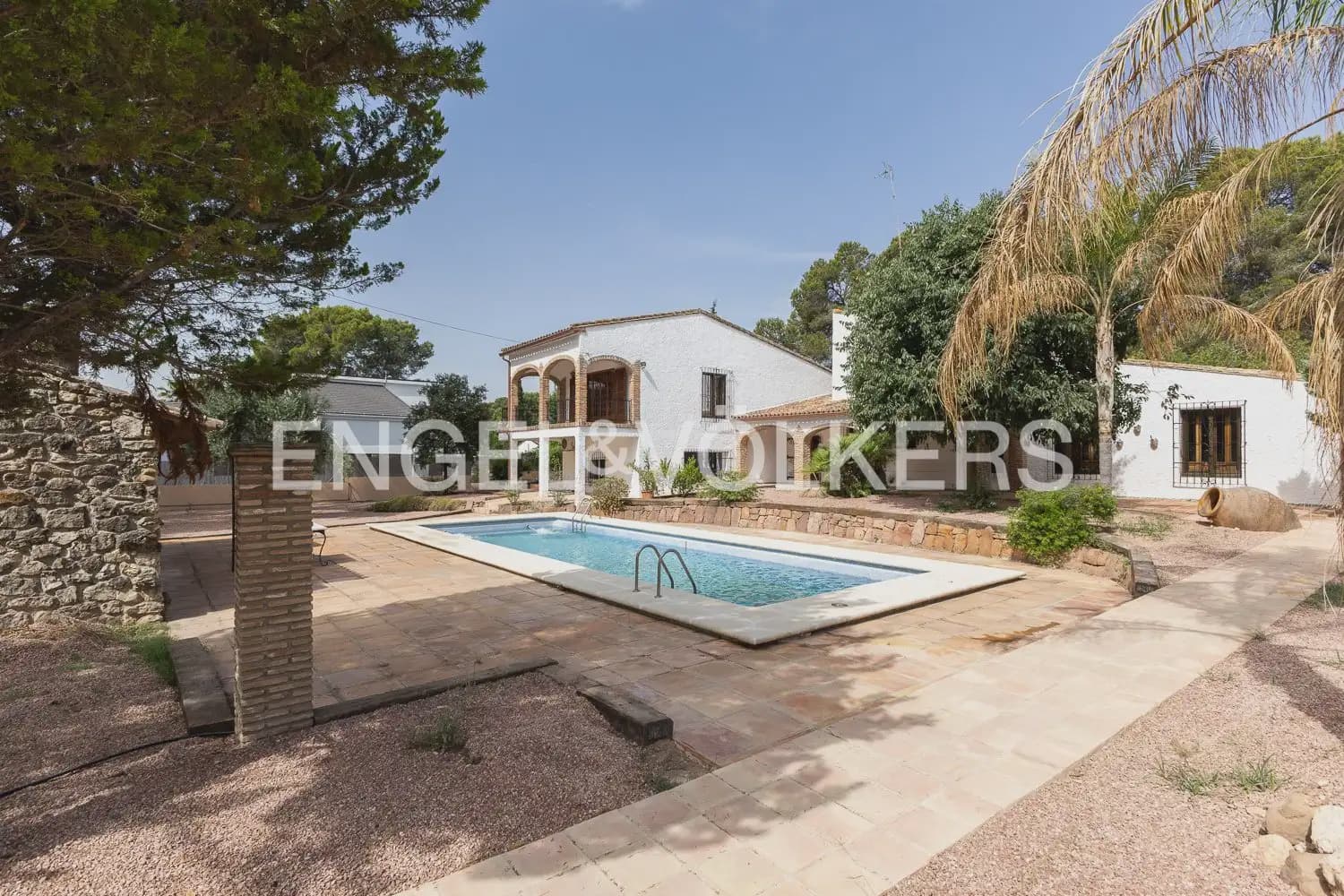 4 bedroom Villa for rent in Paterna with pool garage - € 3,895 (Ref: 9913679)