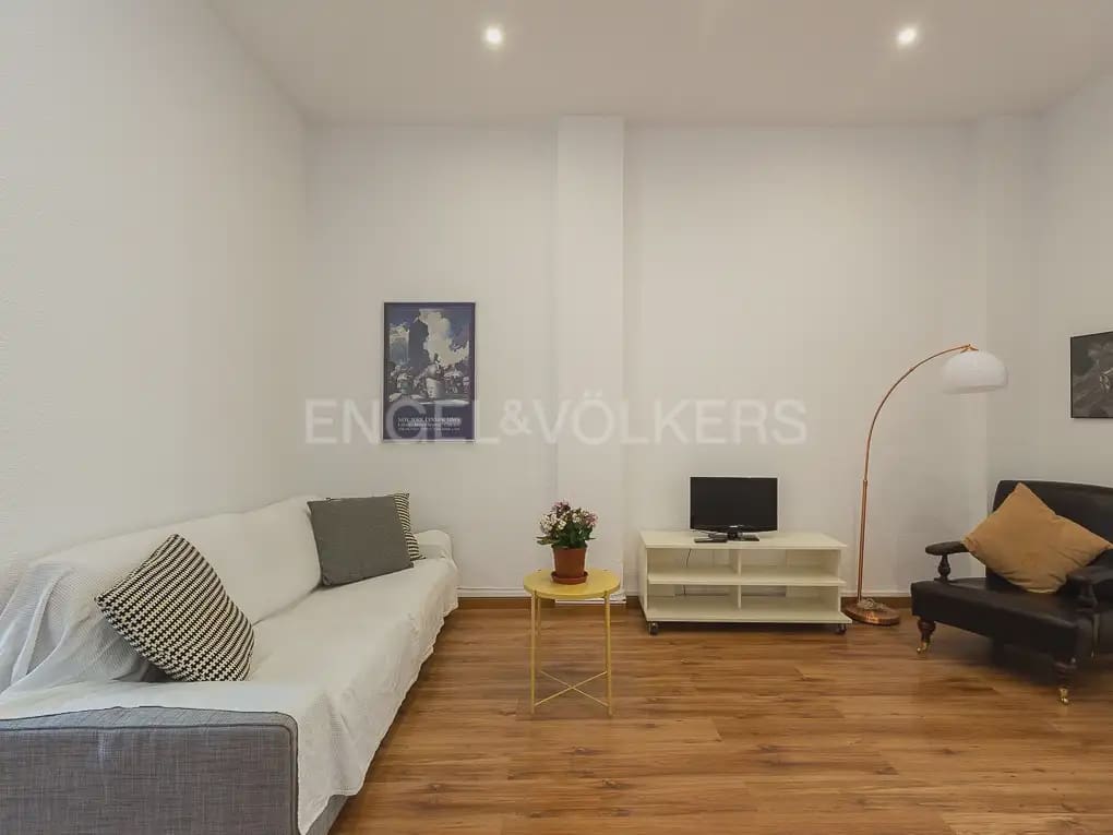 2 slaapkamer Flat te huur in Valencia stad - € 1.450 (Ref: 9914027)