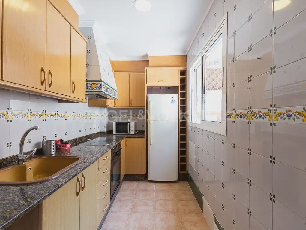 2 slaapkamer Flat te huur in Valencia stad - € 1.450 (Ref: 9914027)