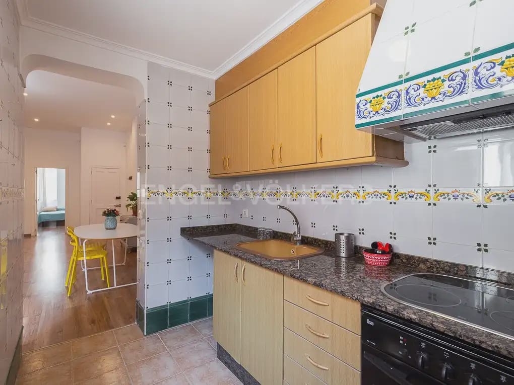 2 slaapkamer Flat te huur in Valencia stad - € 1.450 (Ref: 9914027)