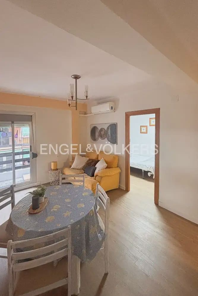 3 sovrum Lägenhet att hyra i Valencia stad - 1 500 € (Ref: 9914028)