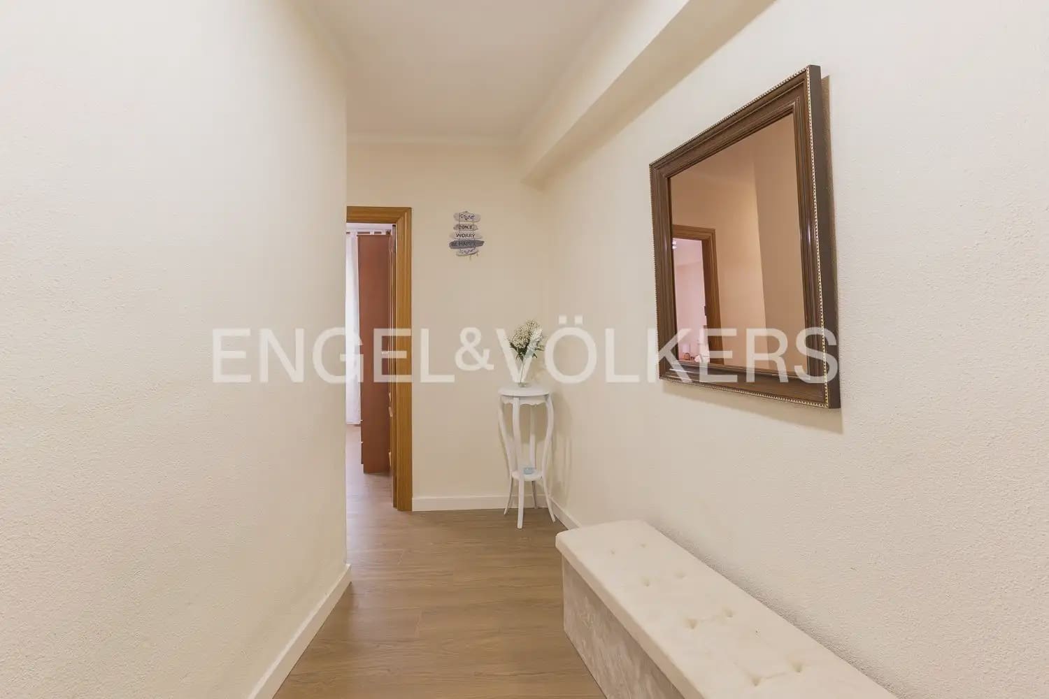 3 bedroom Flat for rent in Valencia city - € 1,500 (Ref: 9914028)