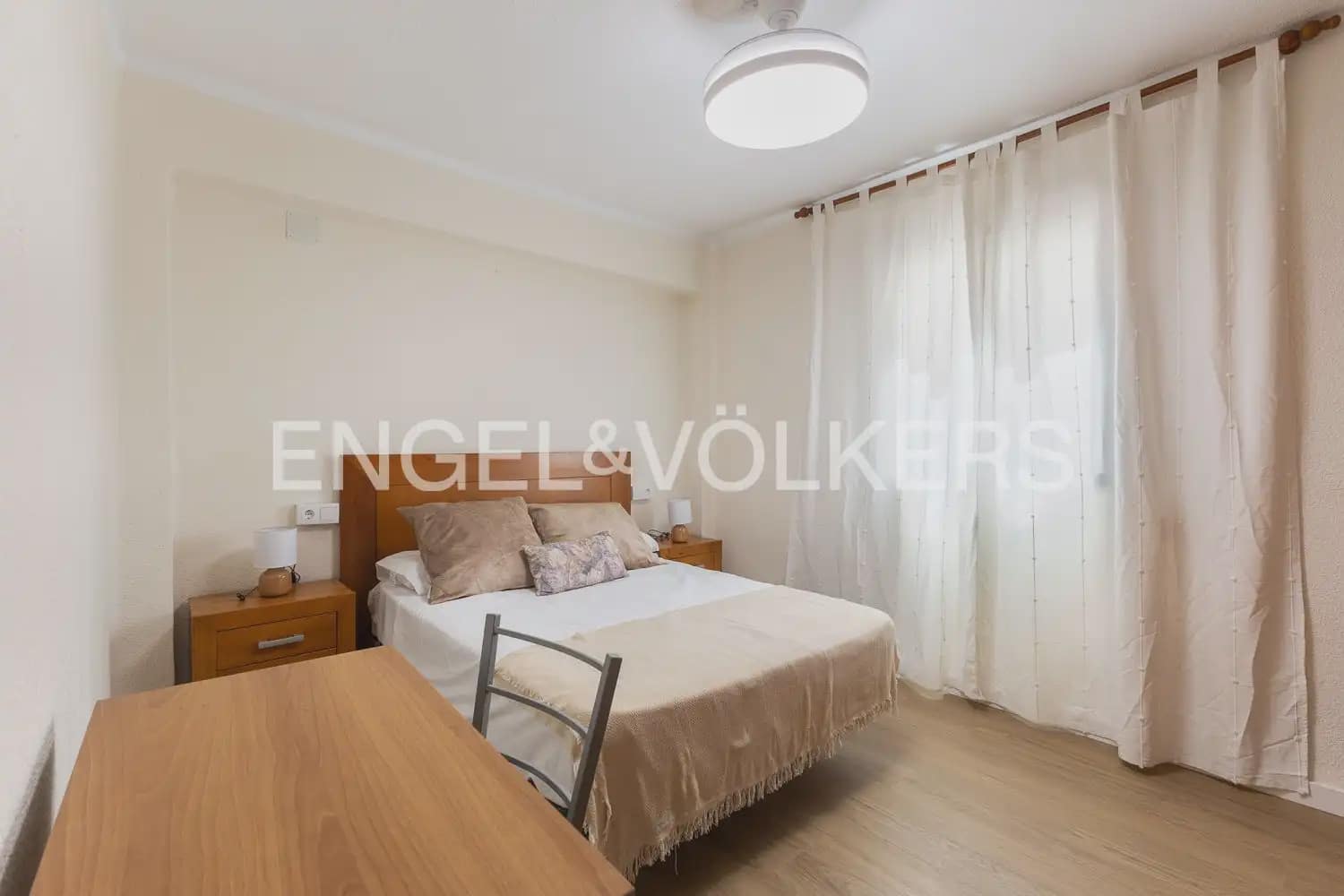 3 bedroom Flat for rent in Valencia city - € 1,500 (Ref: 9914028)