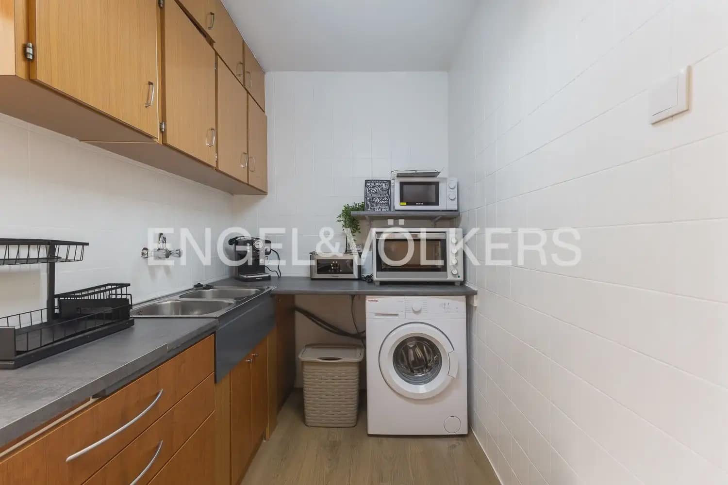3 bedroom Flat for rent in Valencia city - € 1,500 (Ref: 9914028)