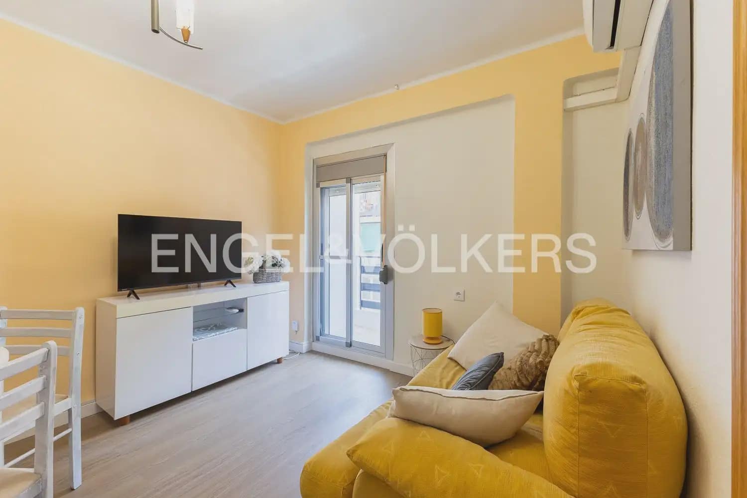 3 bedroom Flat for rent in Valencia city - € 1,500 (Ref: 9914028)