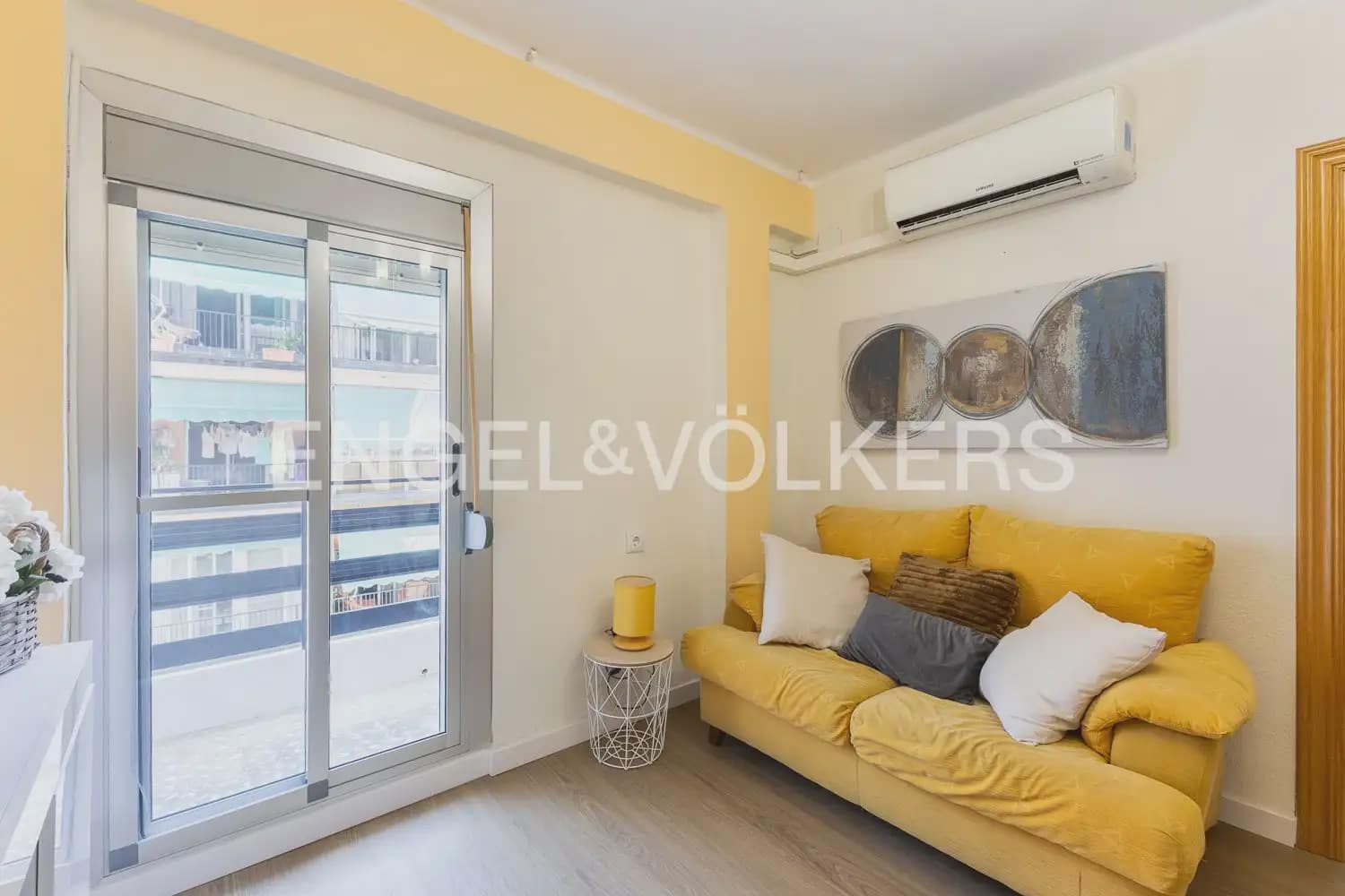 3 bedroom Flat for rent in Valencia city - € 1,500 (Ref: 9914028)