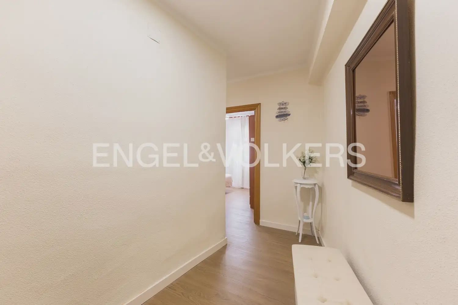 3 bedroom Flat for rent in Valencia city - € 1,500 (Ref: 9914028)
