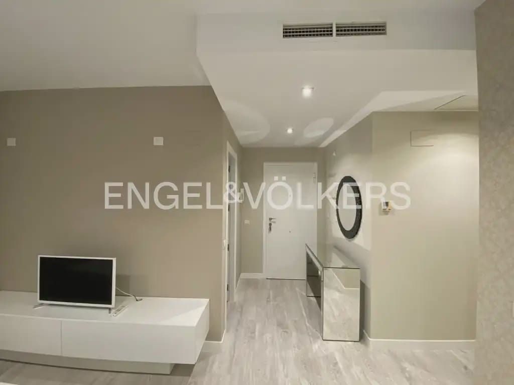 2 quarto Apartamento para arrendar em Torrent com piscina garagem - 1 400 € (Ref: 9914704)