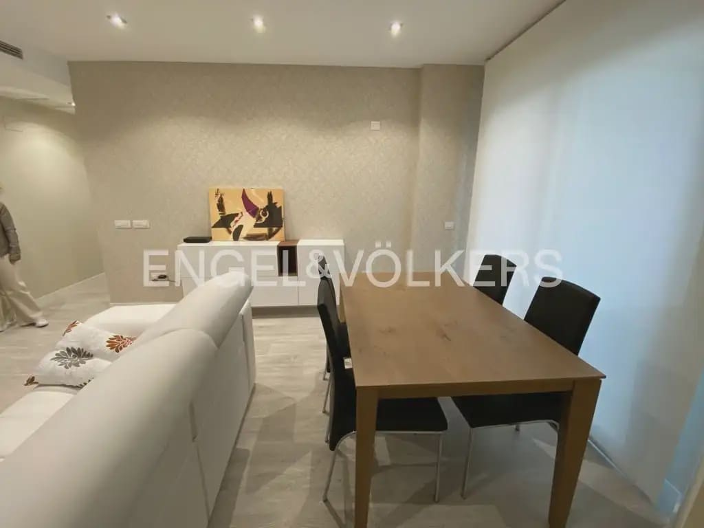 2 quarto Apartamento para arrendar em Torrent com piscina garagem - 1 400 € (Ref: 9914704)