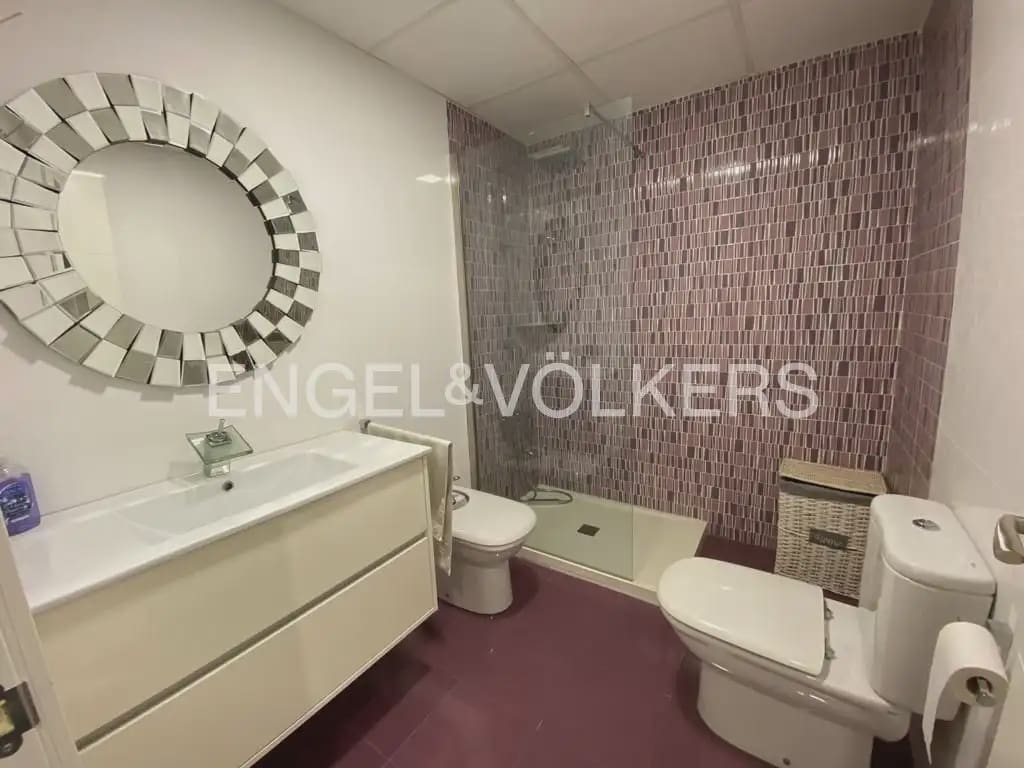 2 quarto Apartamento para arrendar em Torrent com piscina garagem - 1 400 € (Ref: 9914704)