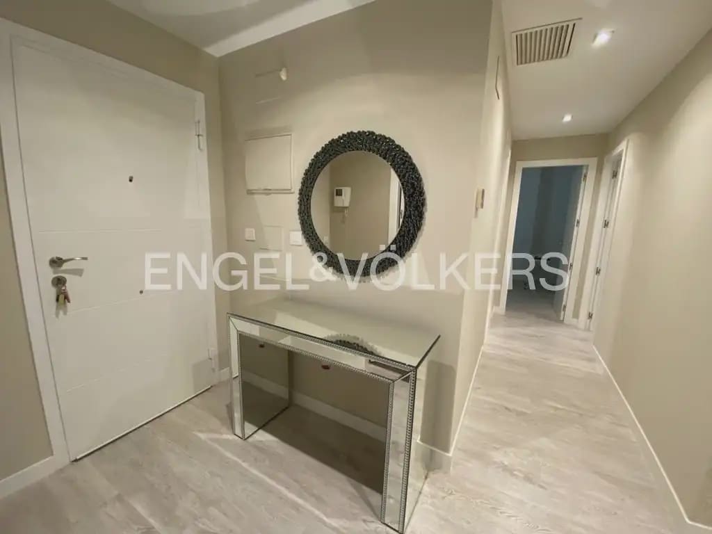 2 quarto Apartamento para arrendar em Torrent com piscina garagem - 1 400 € (Ref: 9914704)