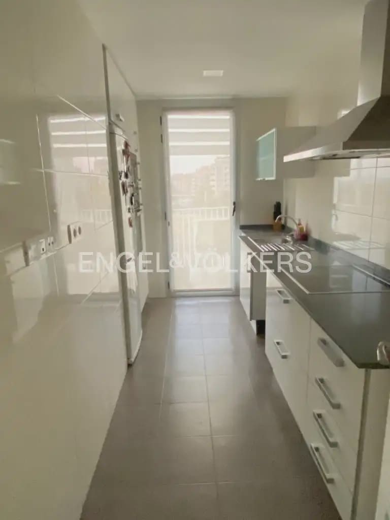 2 quarto Apartamento para arrendar em Torrent com piscina garagem - 1 400 € (Ref: 9914704)