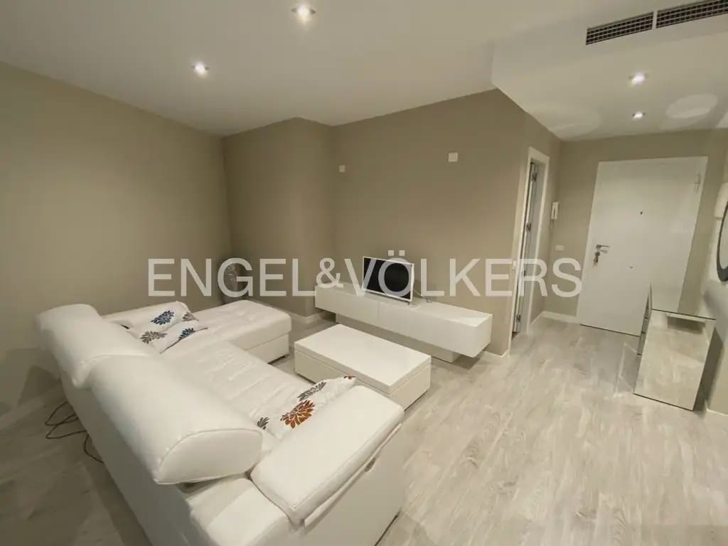 2 quarto Apartamento para arrendar em Torrent com piscina garagem - 1 400 € (Ref: 9914704)