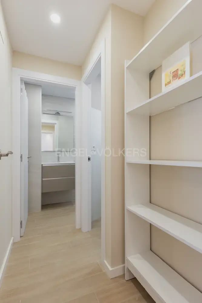 Piso de 3 habitaciones en València ciudad en alquiler - 1.600 € (Ref: 9914905)