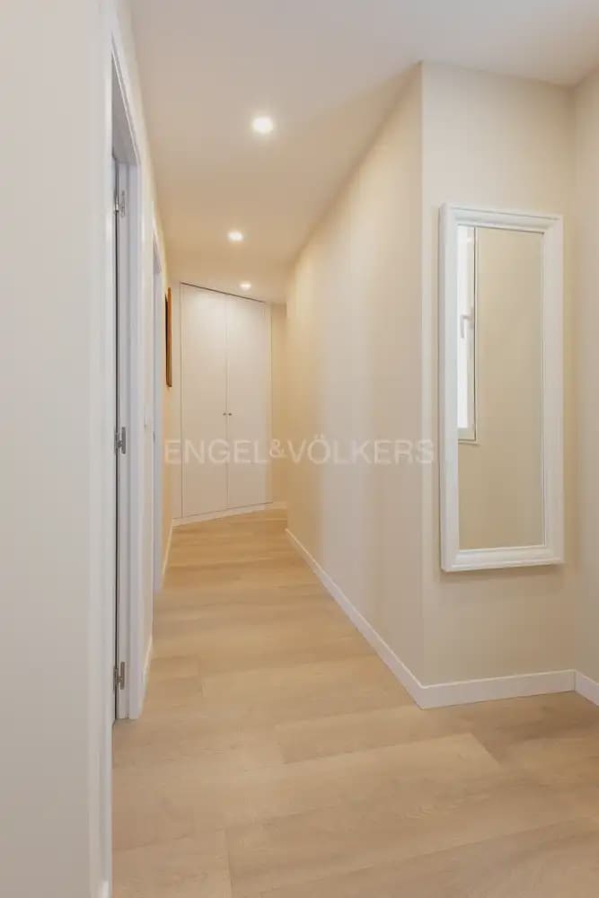 Piso de 3 habitaciones en València ciudad en alquiler - 1.600 € (Ref: 9914905)