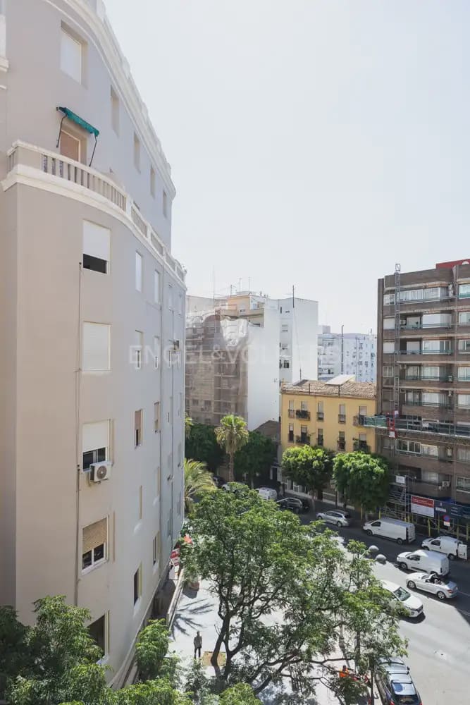 Piso de 3 habitaciones en València ciudad en alquiler - 1.600 € (Ref: 9914905)