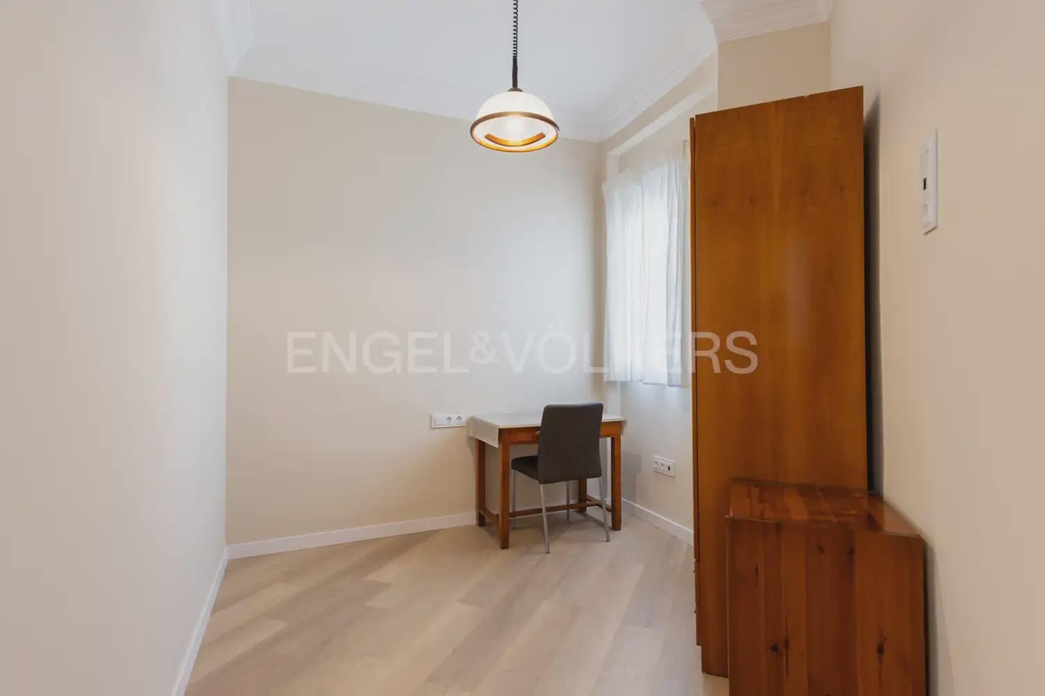Piso de 3 habitaciones en València ciudad en alquiler - 1.600 € (Ref: 9914905)