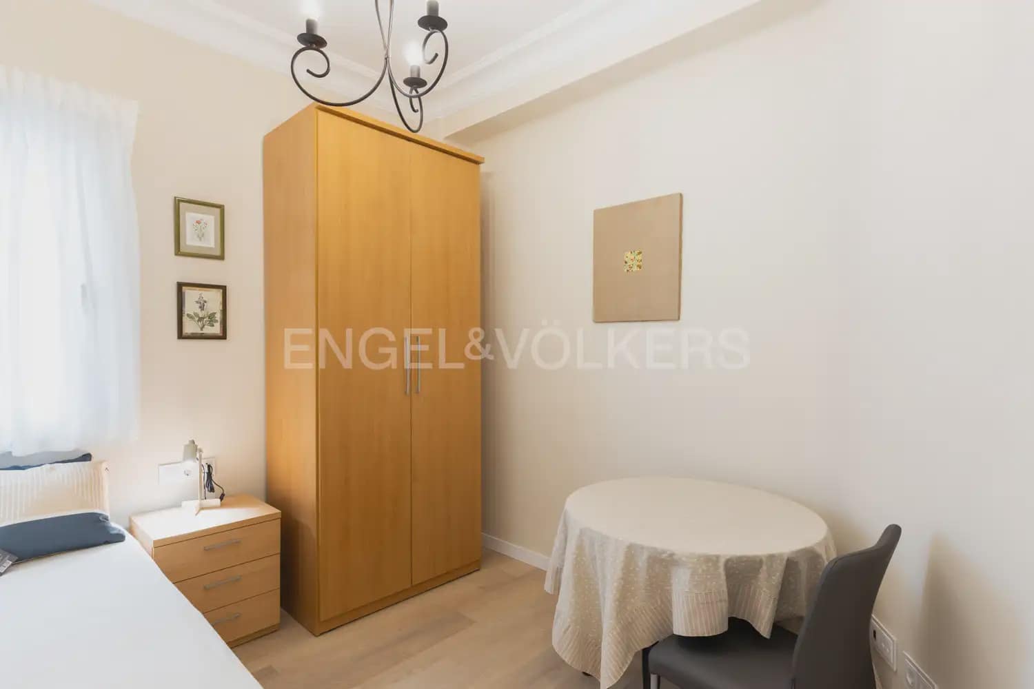 Piso de 3 habitaciones en València ciudad en alquiler - 1.600 € (Ref: 9914905)