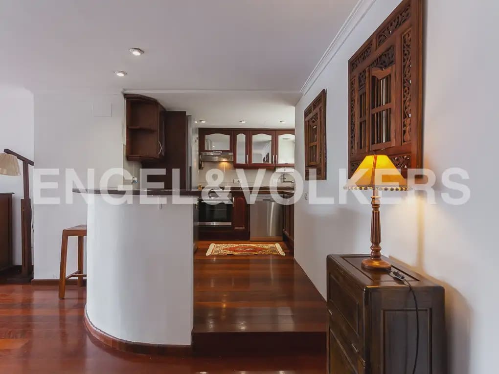 2 soverom Penthouse til leie i Valencia by - € 2 000 (Ref: 9914907)