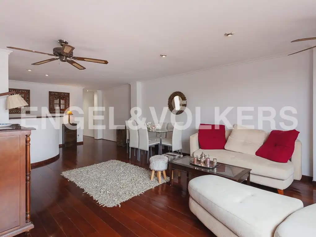 2 soverom Penthouse til leie i Valencia by - € 2 000 (Ref: 9914907)