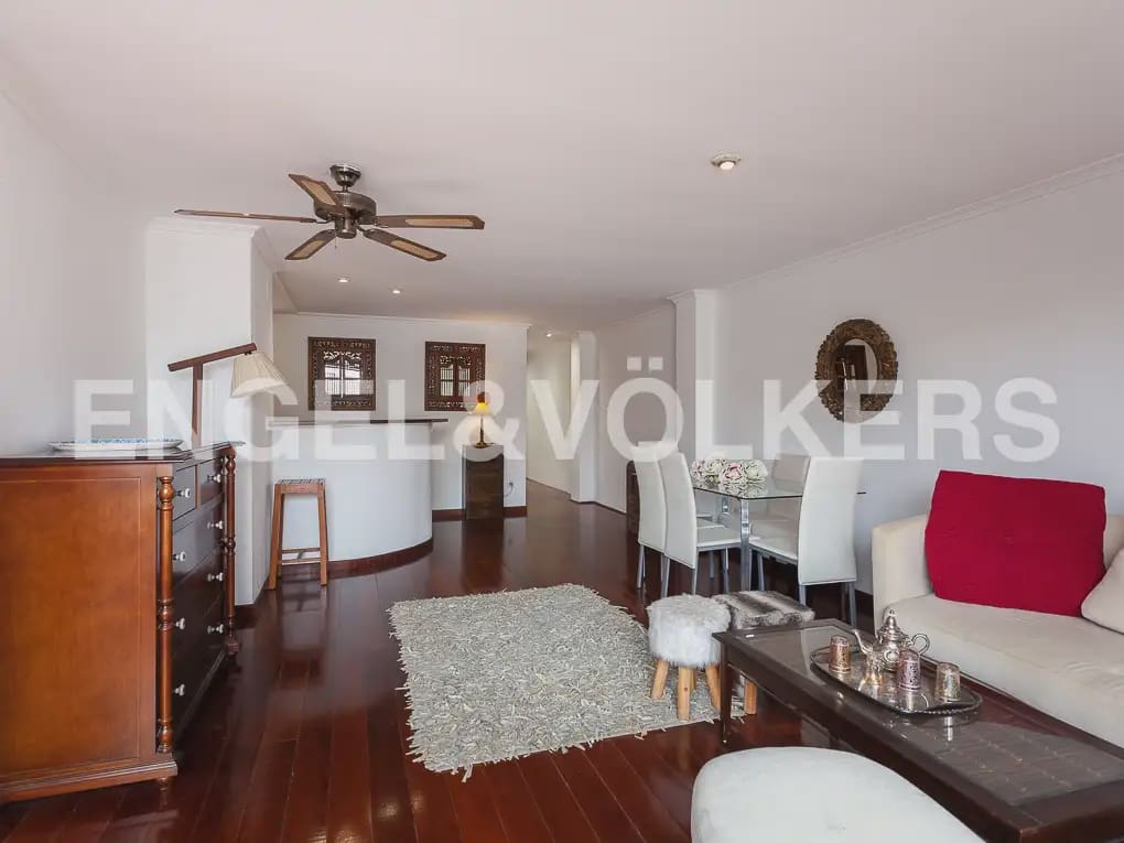 2 soverom Penthouse til leie i Valencia by - € 2 000 (Ref: 9914907)