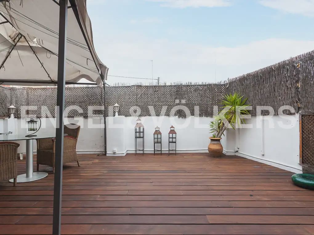 2 soverom Penthouse til leie i Valencia by - € 2 000 (Ref: 9914907)
