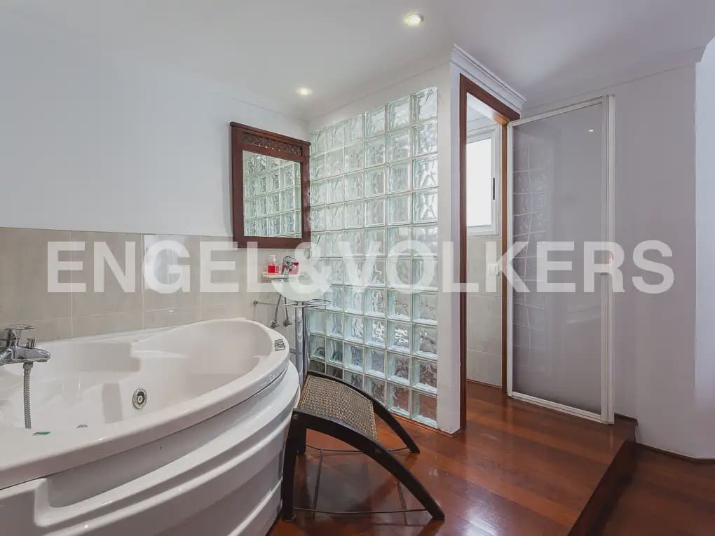 2 soverom Penthouse til leie i Valencia by - € 2 000 (Ref: 9914907)