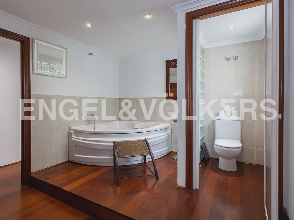 2 soverom Penthouse til leie i Valencia by - € 2 000 (Ref: 9914907)