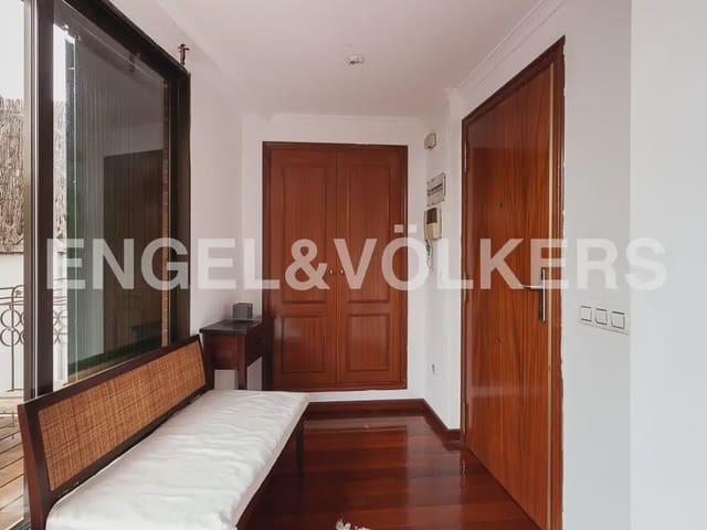 2 soverom Penthouse til leie i El Botanic, Valencia by - € 2 000 (Ref: 9914907)
