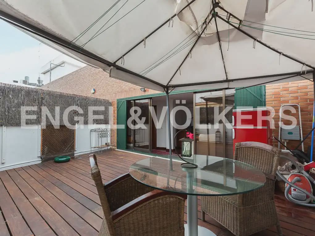 2 soverom Penthouse til leie i Valencia by - € 2 000 (Ref: 9914907)