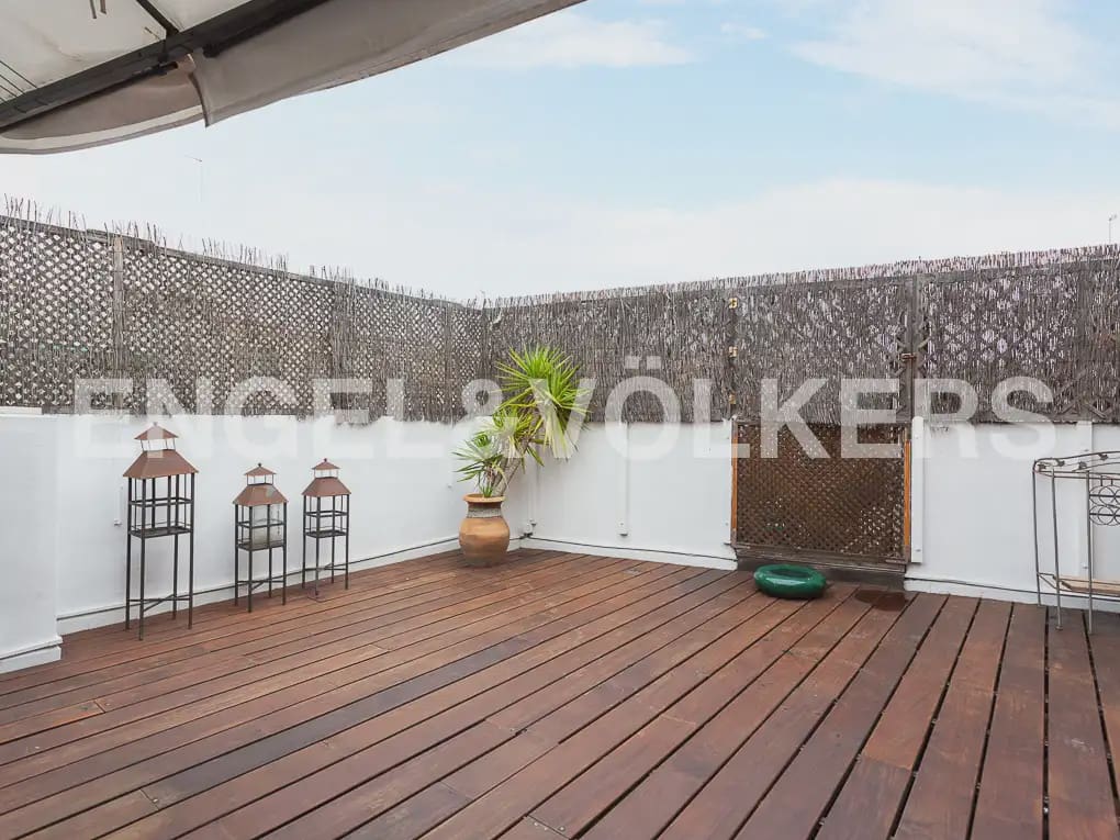 2 soverom Penthouse til leie i Valencia by - € 2 000 (Ref: 9914907)