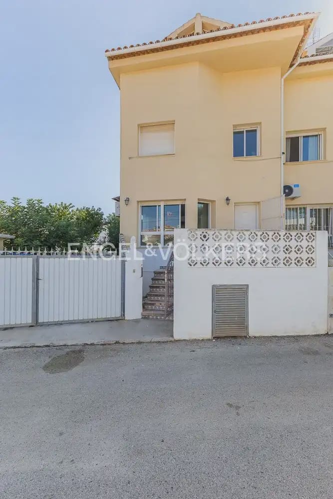 3 chambre Villa/Maison Mitoyenne à vendre à Els Poblets avec garage - 395 000 € (Ref: 9914962)