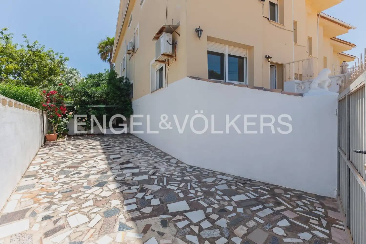 3 chambre Villa/Maison Mitoyenne à vendre à Els Poblets avec garage - 395 000 € (Ref: 9914962)