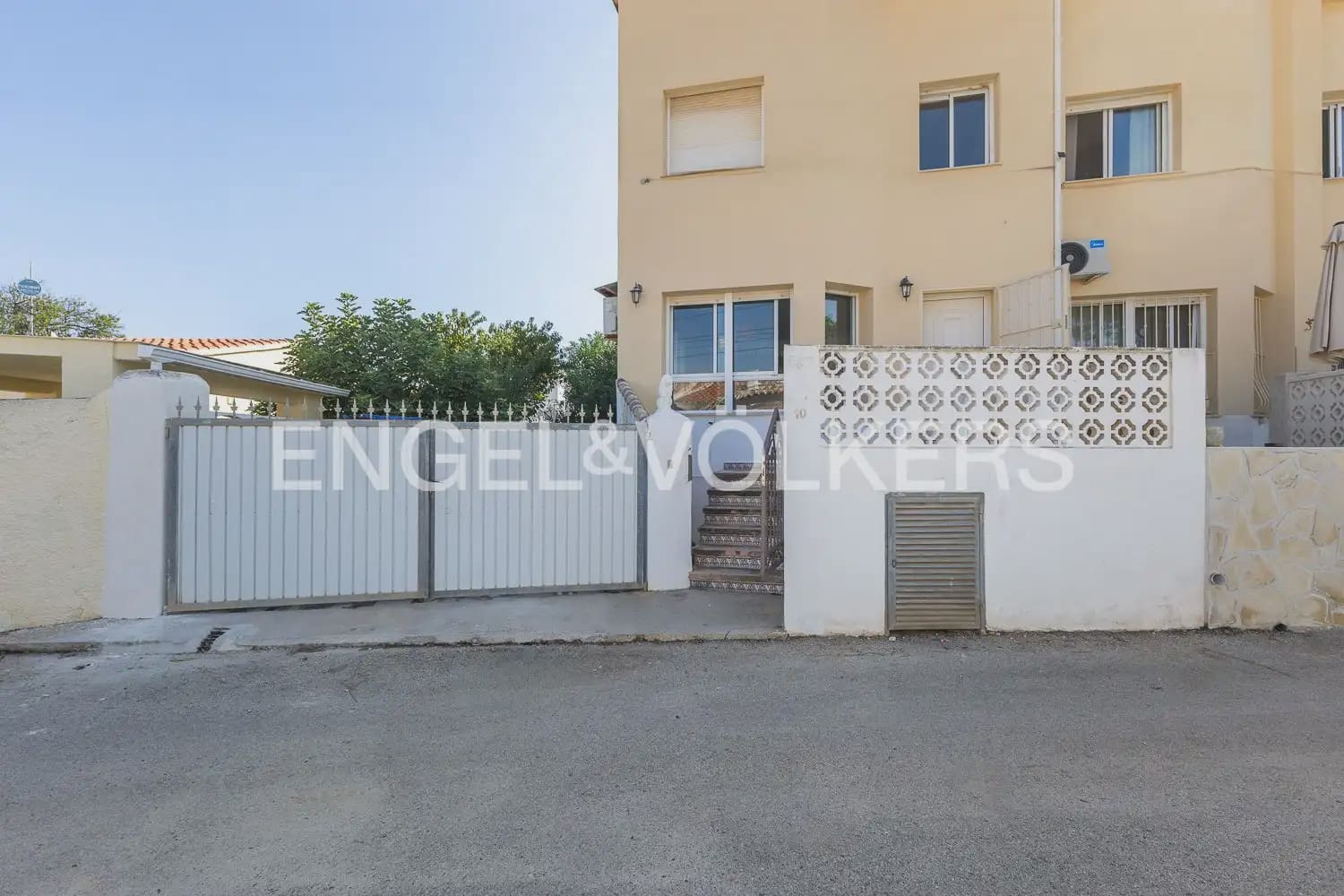 3 chambre Villa/Maison Mitoyenne à vendre à Els Poblets avec garage - 395 000 € (Ref: 9914962)